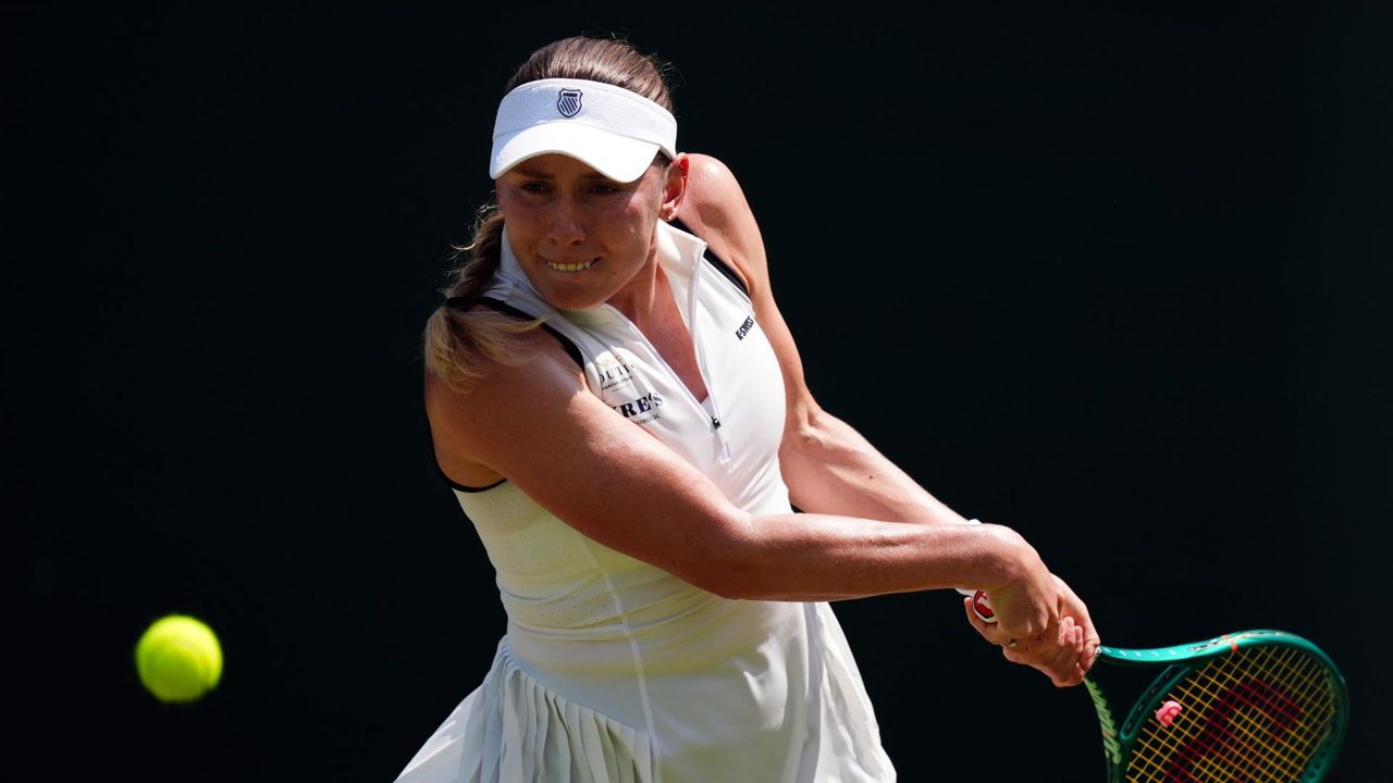 Alexandrova collapses on court in WTA Tour match