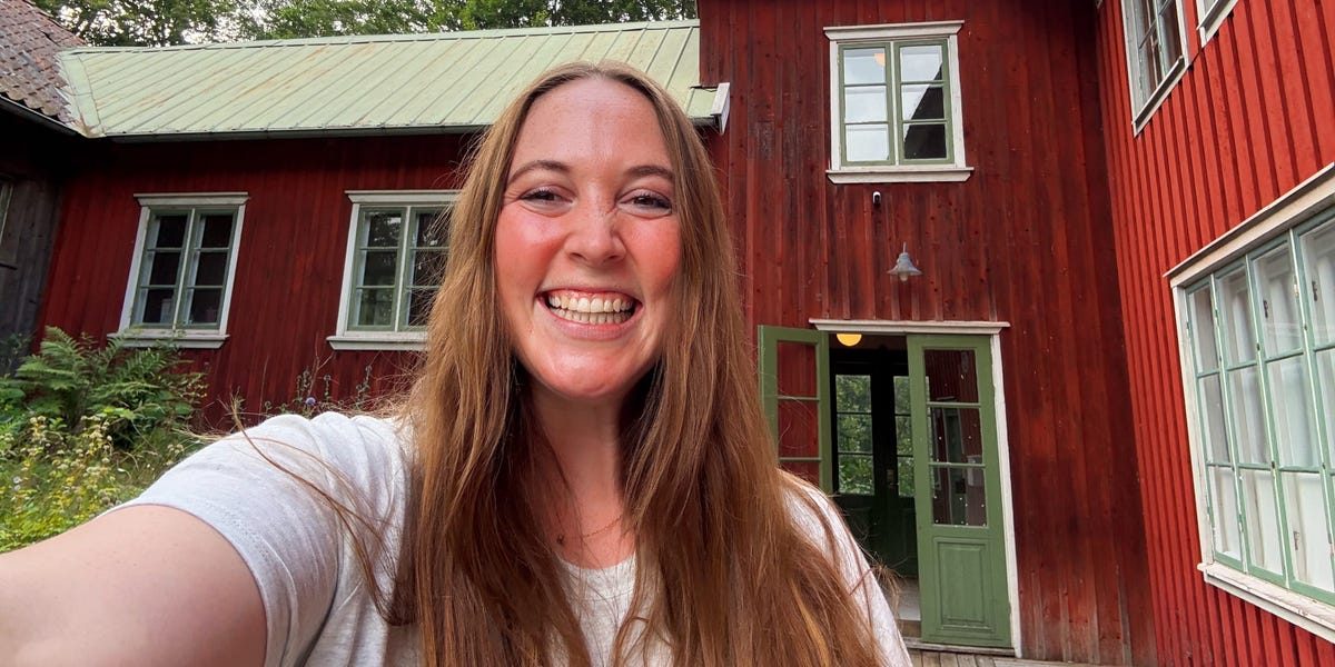 I joined 25 strangers for a weekend trip off the grid in a remote town. Stepping way out of my comfort zone paid off.