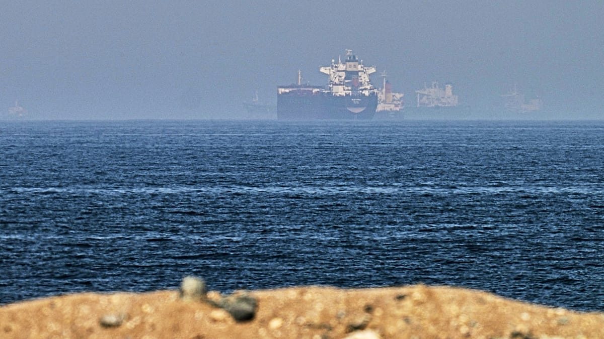 Qatar says officials working daily to revive US-Iran talks, urges Tehran to reopen Hormuz