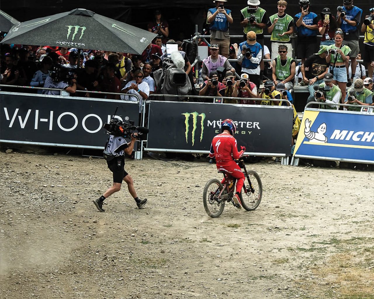 Williams Takes Downhill World Cup Lead as Pierron Crashes in Andorra