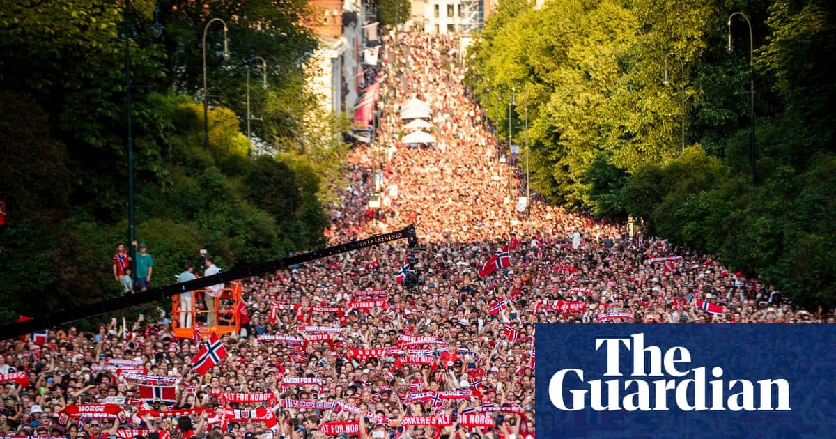 Oslo crowds top 100,000 for defeated Norway World Cup squad