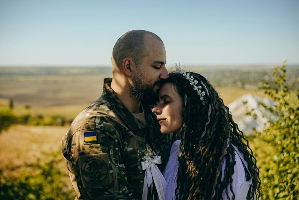 Ukrainian couple marry in Kramatorsk combat zone as Russian assault looms