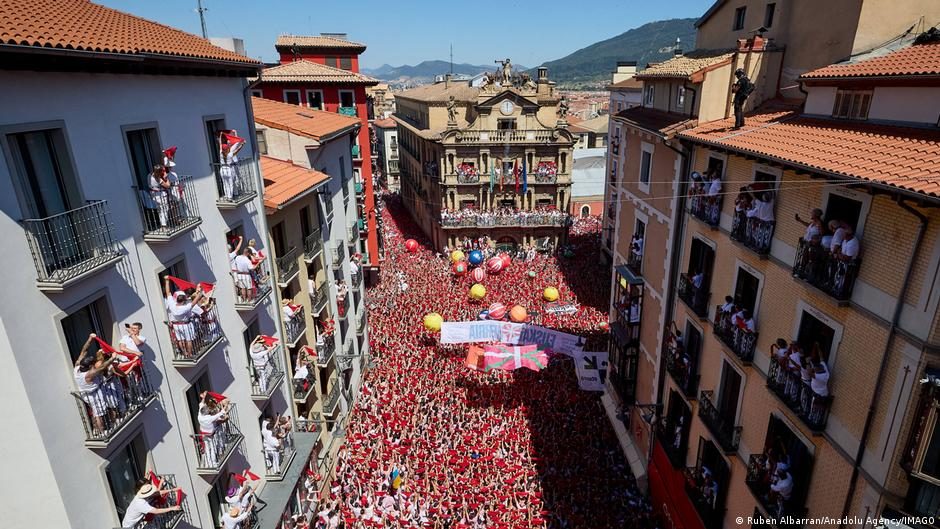 Spain's 'running of the bulls' festival opens in Pamplona