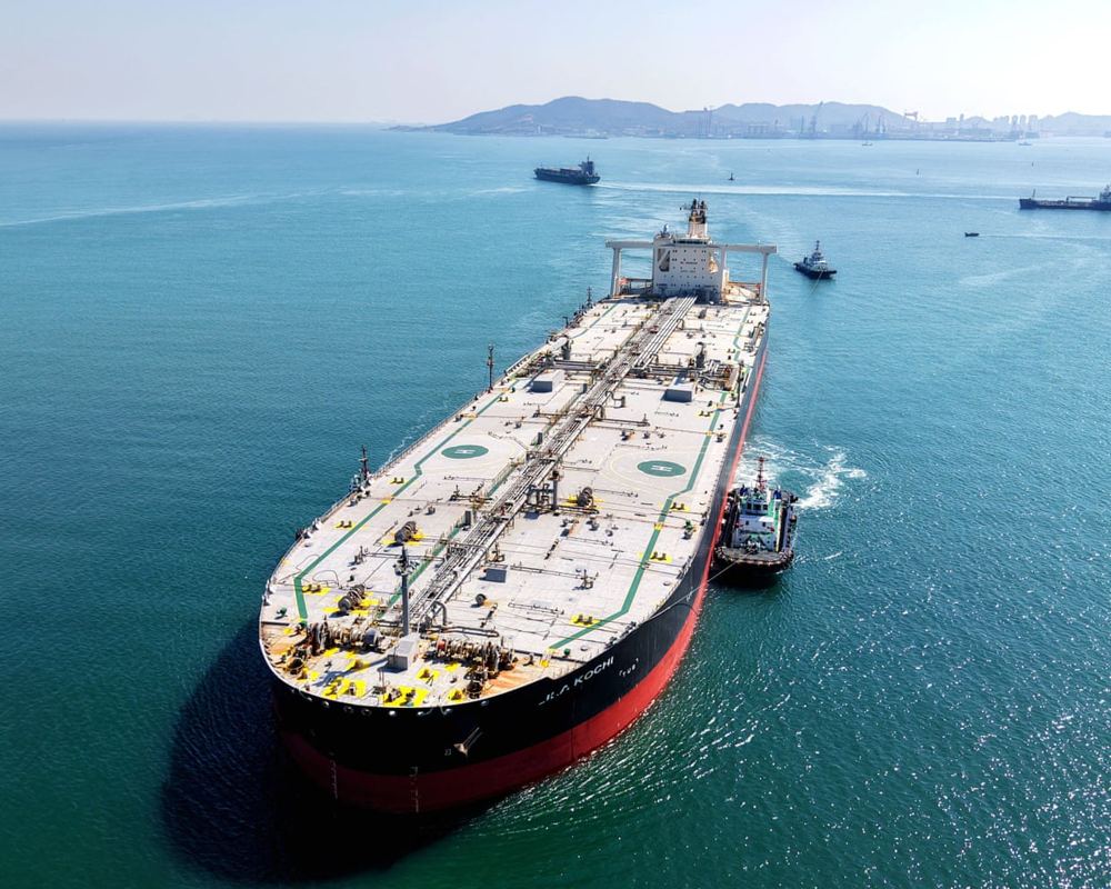 Oil prices tumble amid hopes strait of Hormuz will soon reopen