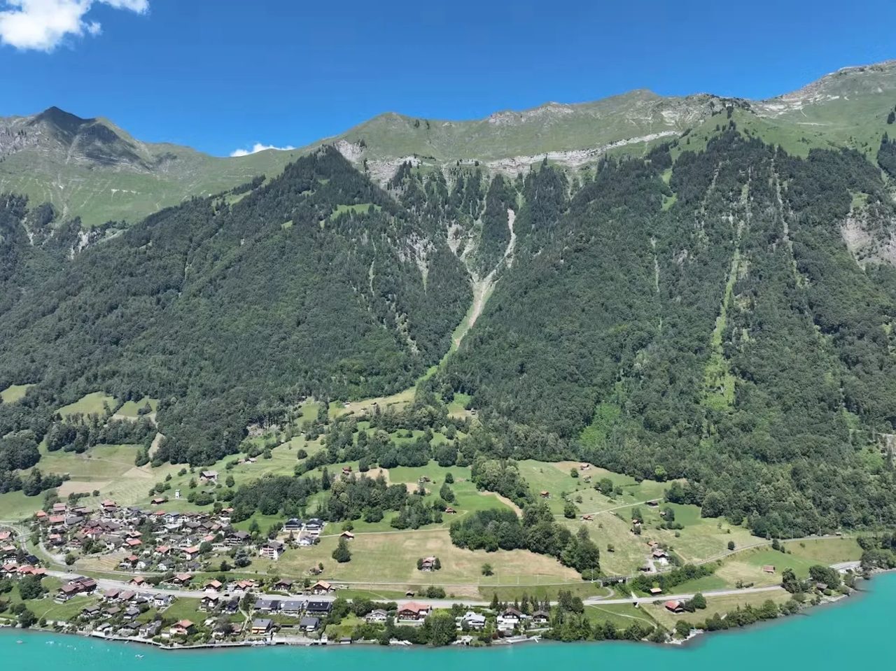 Teenage American hiker found dead near Switzerland’s Lake Brienz