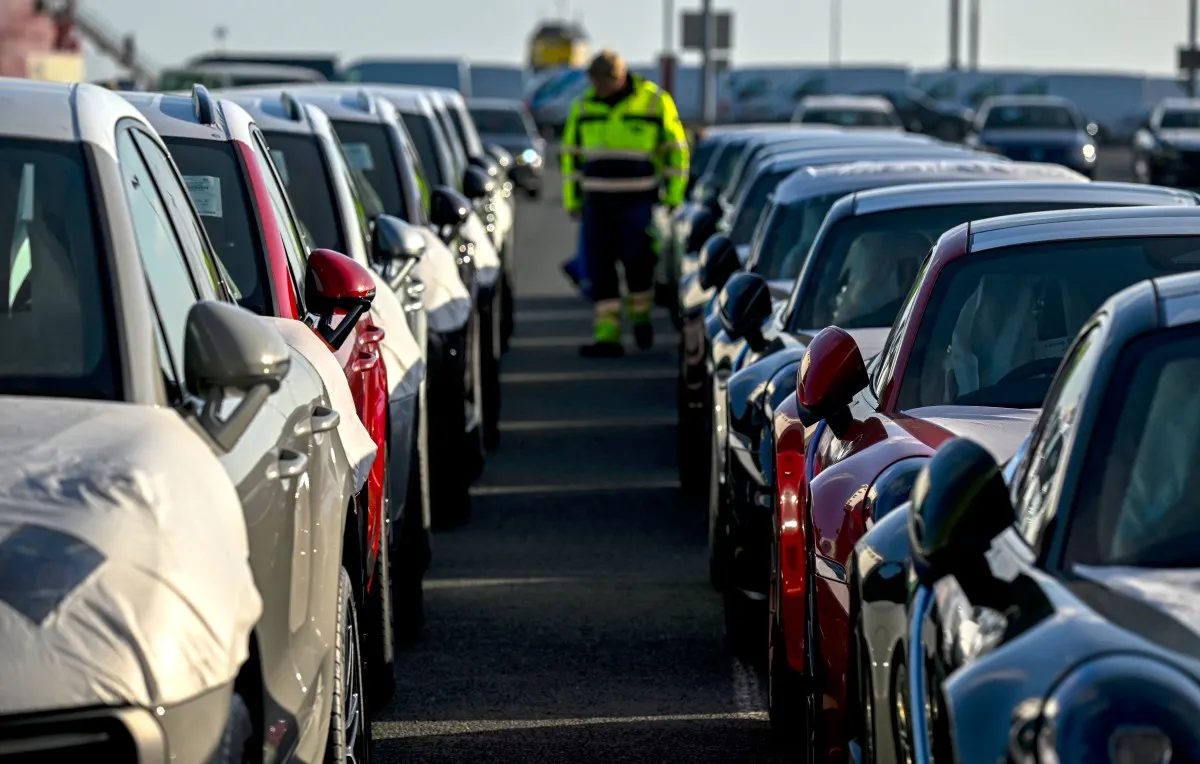 German sports carmaker Porsche to cut 5,000 jobs by 2035