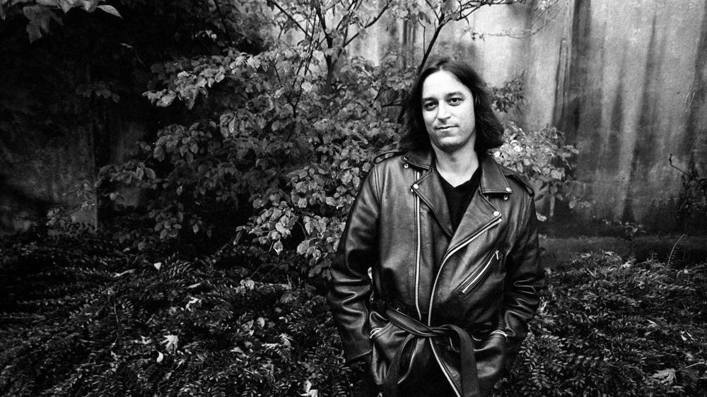 Resurfaced 1988 interview reveals R.E.M. guitarist Peter Buck advocated political violence
