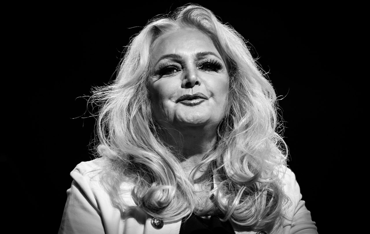 World pays tribute as Bonnie Tyler dies “unexpectedly” aged 75: “One of Britain’s great recording artists”