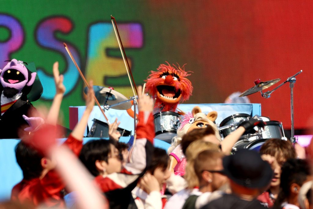 The World Cup Finals Halftime Show Was Absurd