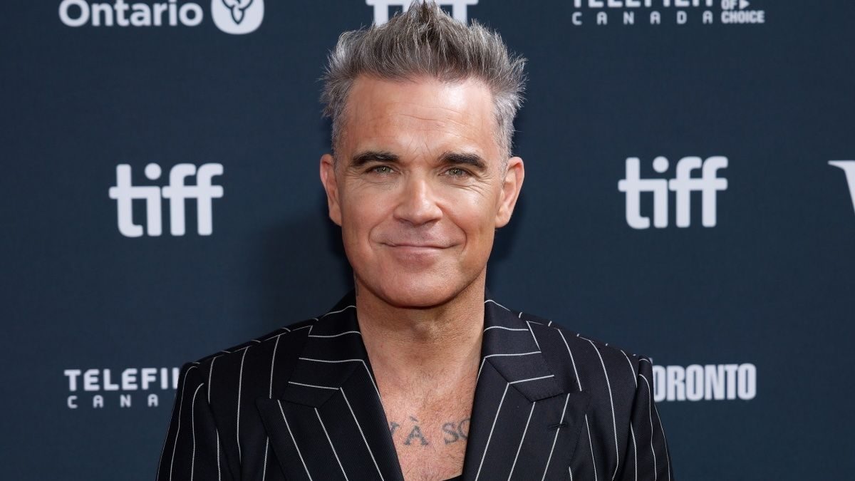 Robbie Williams Responds to Viral World Cup “Cocaine” Conspiracy