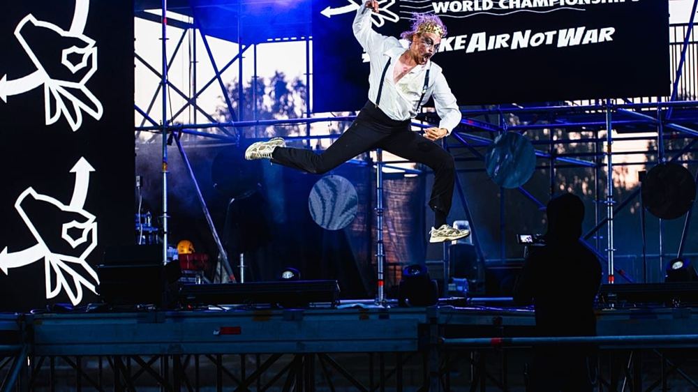 Finnish champion retains Air Guitar World title at 30th edition in Oulu