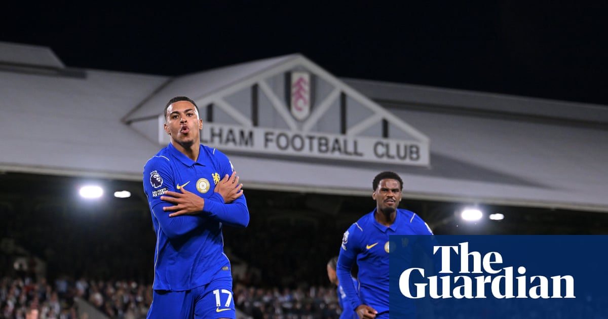 Palmer purrs but Sánchez shaky as Chelsea start with a win | Football Weekly video
