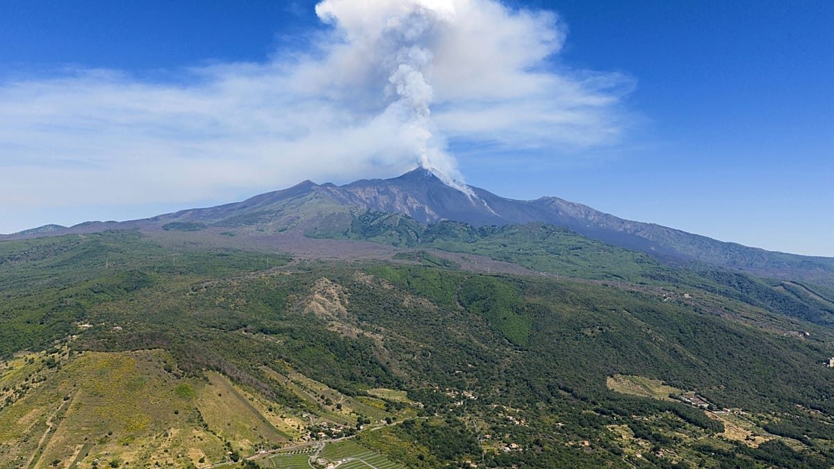 Catania Airport suspends flights following volcanic activity at Mount Etna