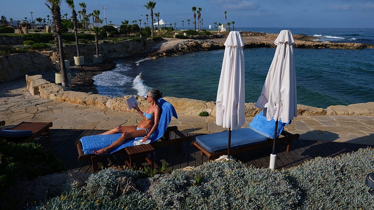 Cyprus’ tourism revenues fell by more than 35% in April as a result of the war