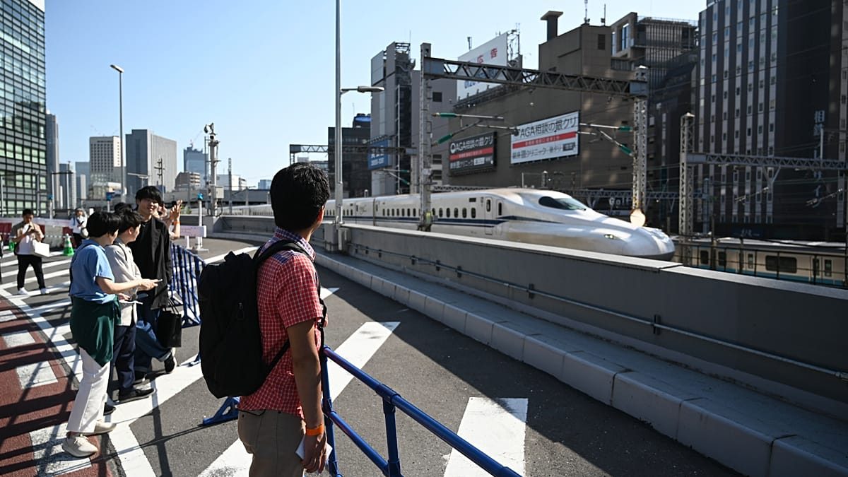 Many feared dead after quake leaves shoppers trapped in Japanese mall