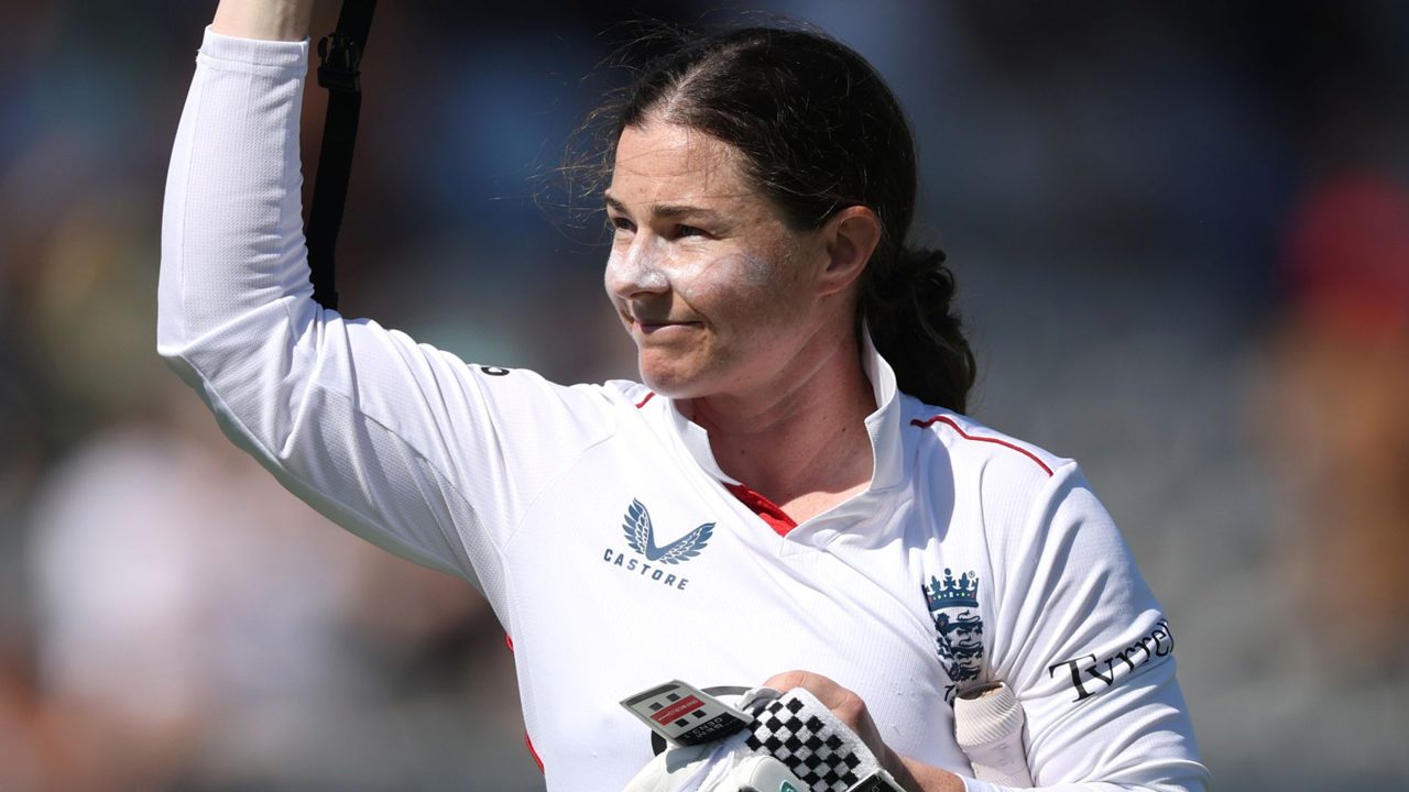 India close on Lord's victory as England greats bow out