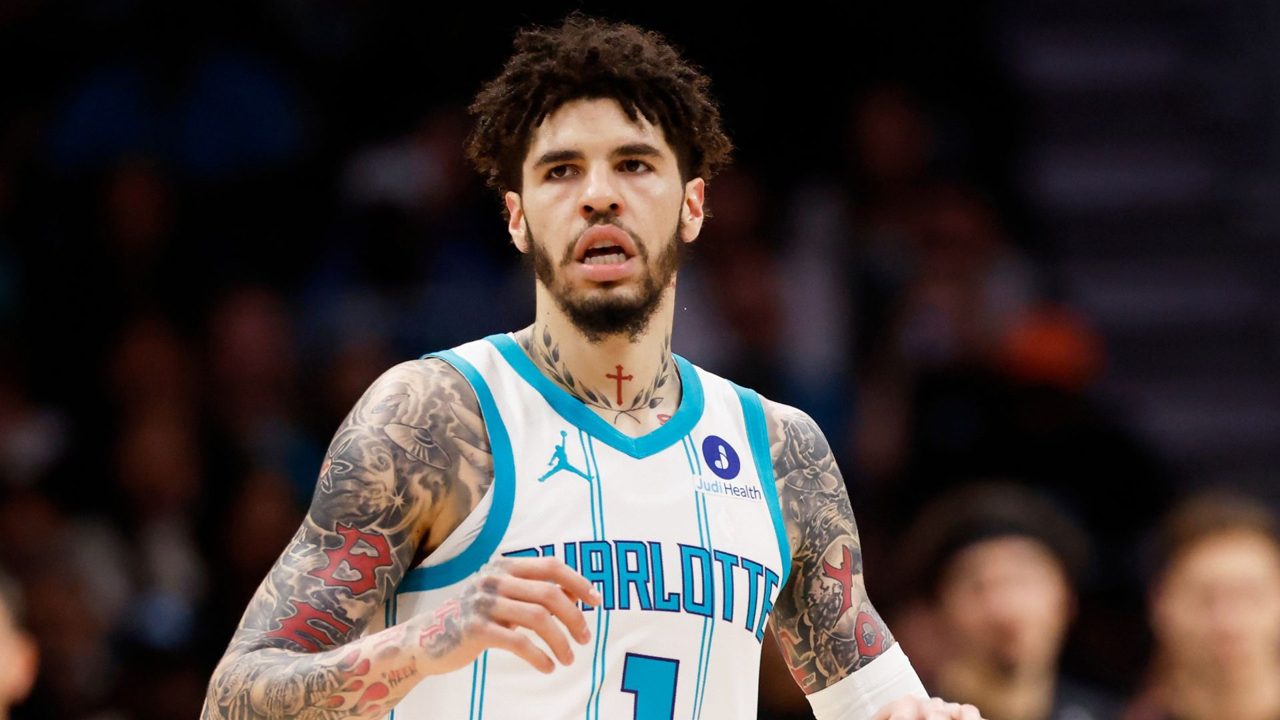 Hornets trade Ball and Green to Timberwolves for Reid and draft picks