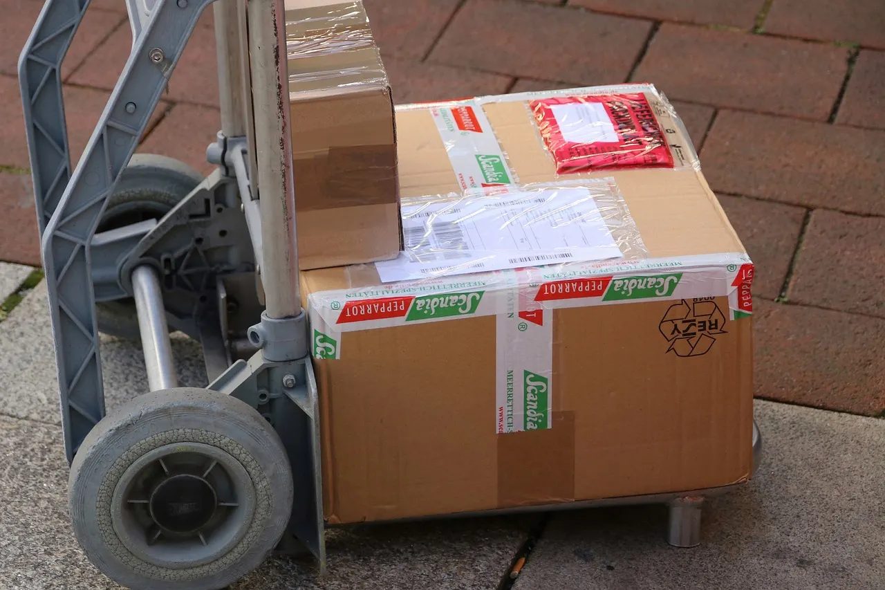 Will the EU's new customs fee on small packages affect Switzerland?