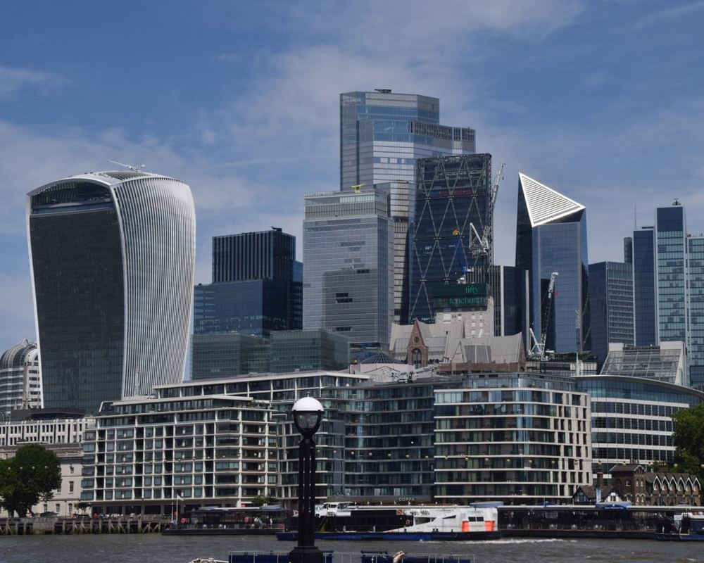 UK bank tax clash risks London's competitive edge