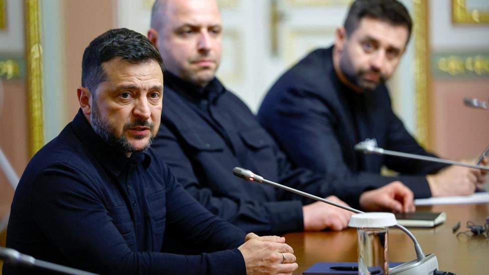 Zelensky says he expects war to continue into winter after talks with US envoys