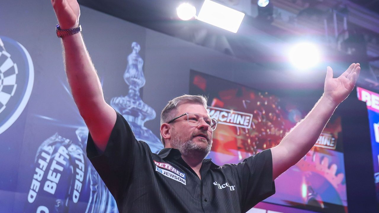 Wade, MVG, Anderson, Van Veen pick up first-round Matchplay wins