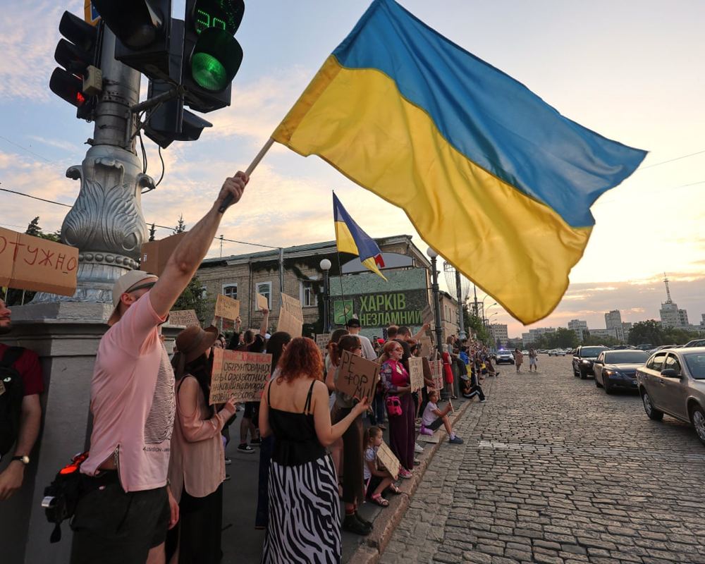 Kyiv military row risks war momentum as European sanctions fatigue grows