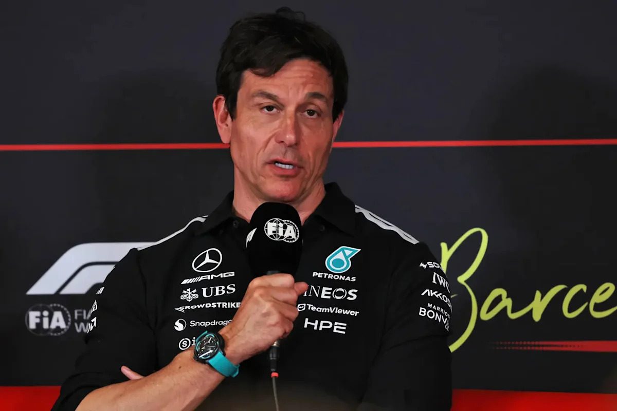 'Verstappen and Wolff's holiday raises speculation, as F1 confirms alternative European finale'