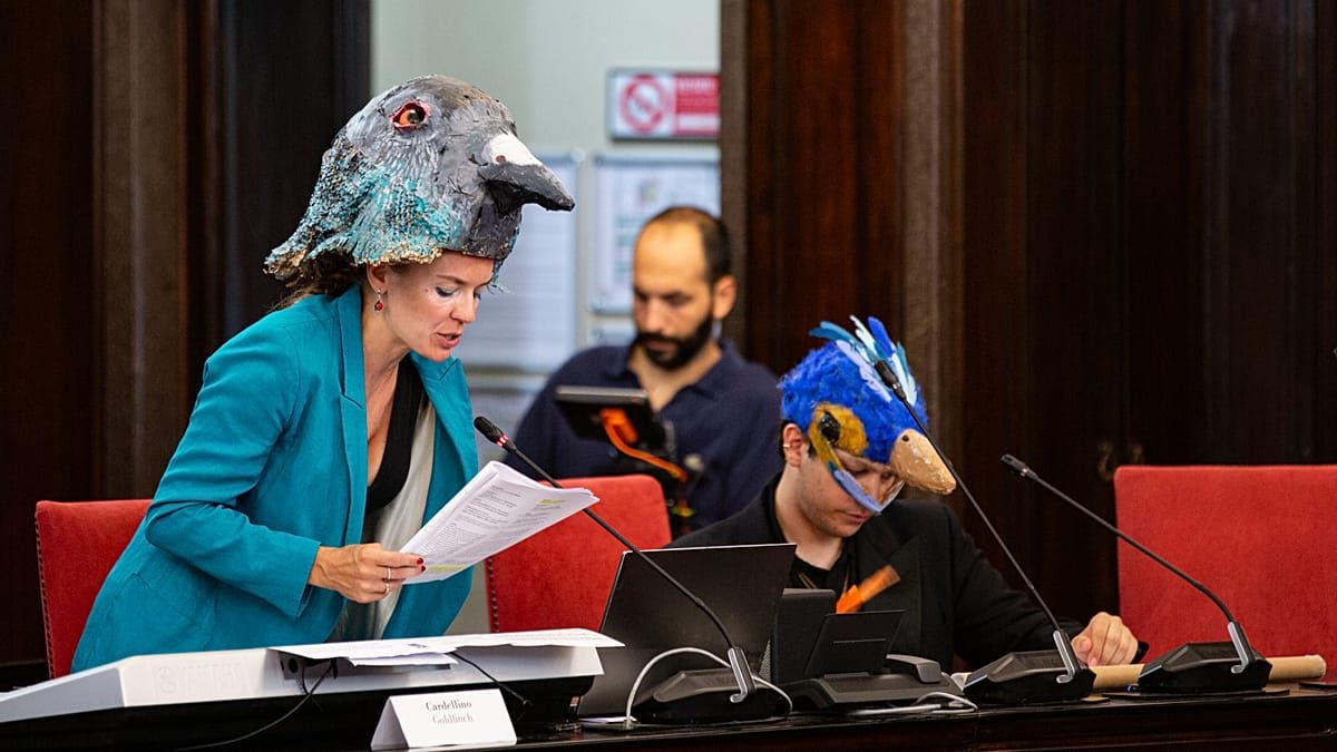 Pigeons, frogs and beetles gather in Milan City Hall to debate the rights of urban animals