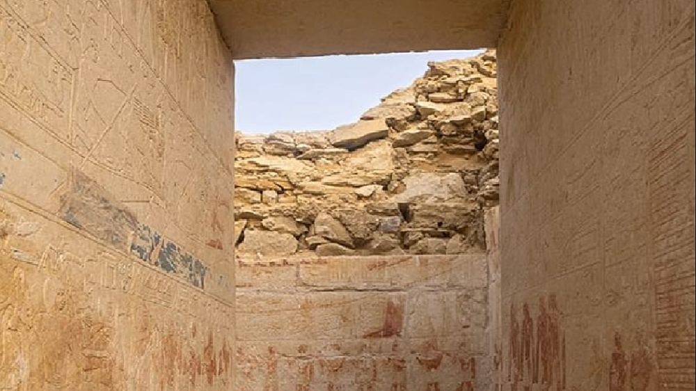 Spanish archaeologists find 4,400-year-old tomb in Egypt with original colours intact