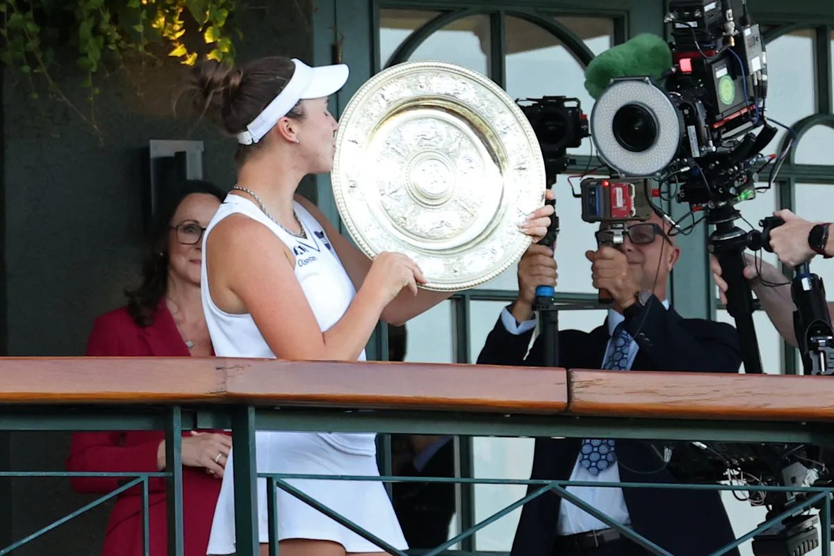 Should Linda Noskova have said ‘Let me get drunk’ at Tennis Channel post Wimbledon interview