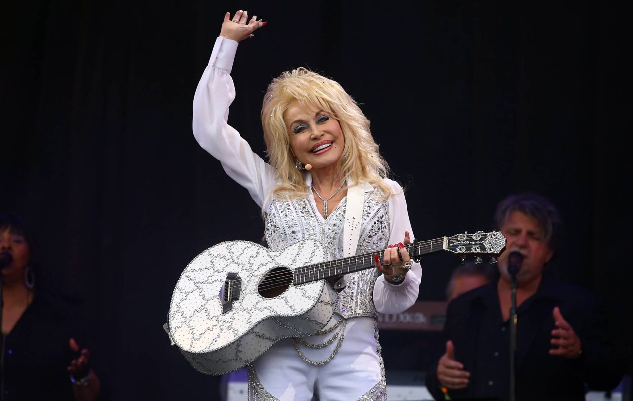 Fans and Emily Eavis remember Dolly Parton’s “biggest ever” Glastonbury 2014 legends slot performance