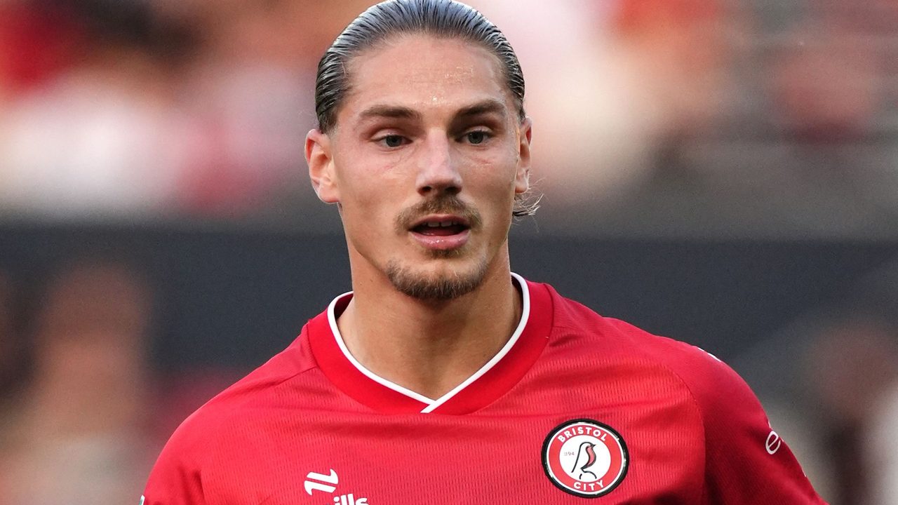 Michael Skubala earns first Bristol City victory with win over Portsmouth
