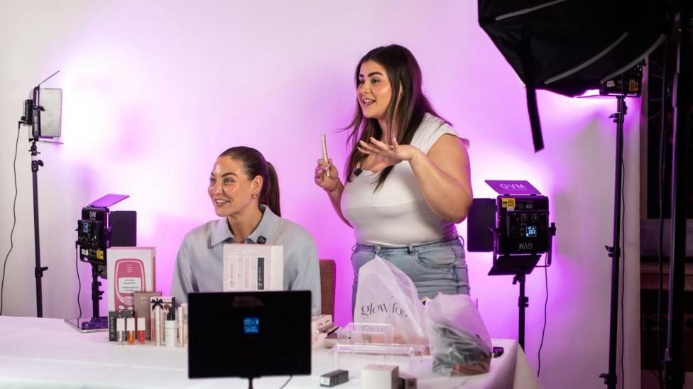 TikTok live shopping fuels British retail shift despite fees