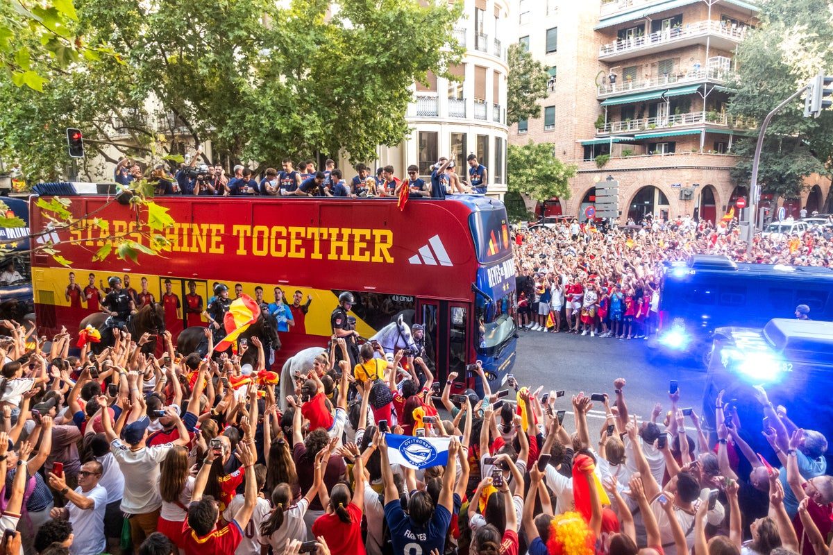 Spain’s World Cup champions return home for royal welcome and parade in front of almost 2 million