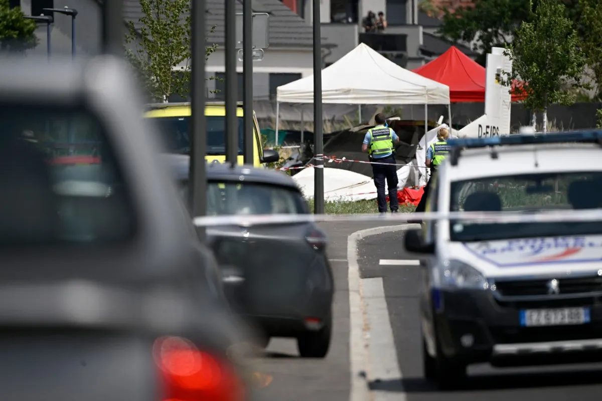 Skydiving plane crash kills 11 in France