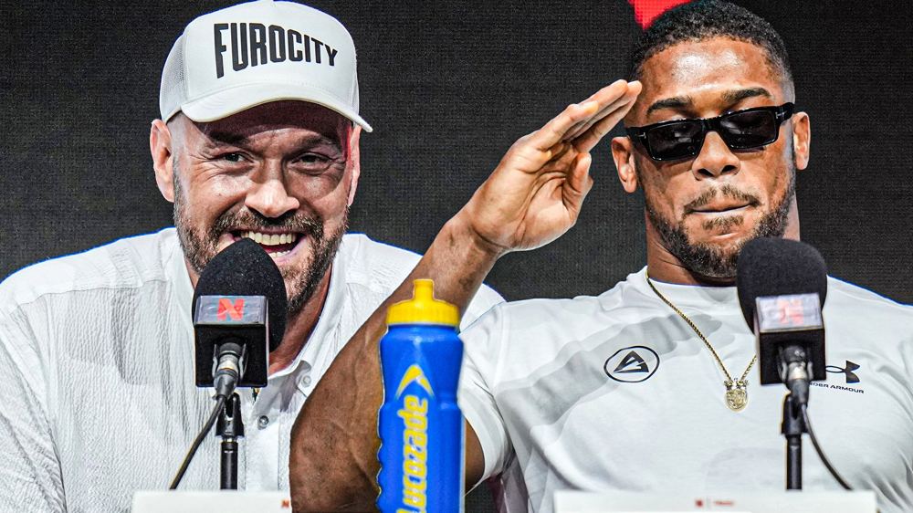 Lewis: Fury has mental edge over AJ