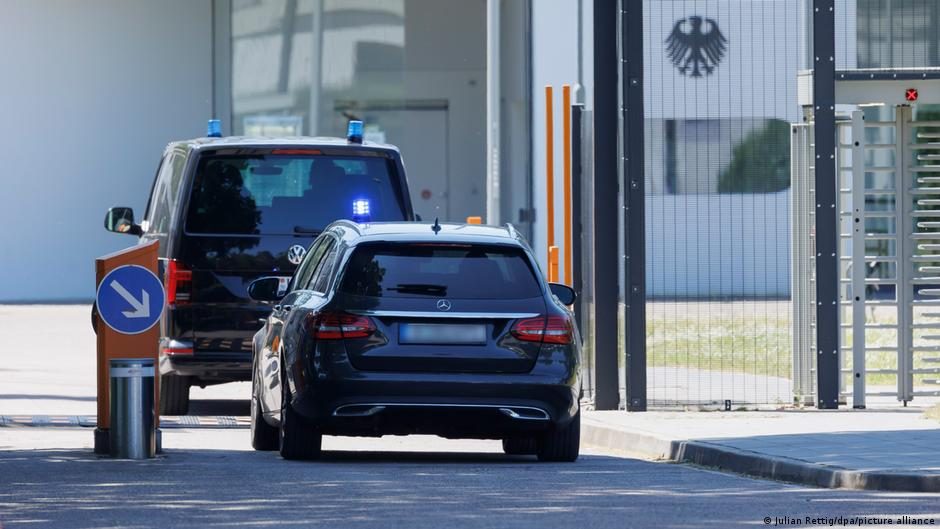 Germany news: Minister warns of high terror threat
