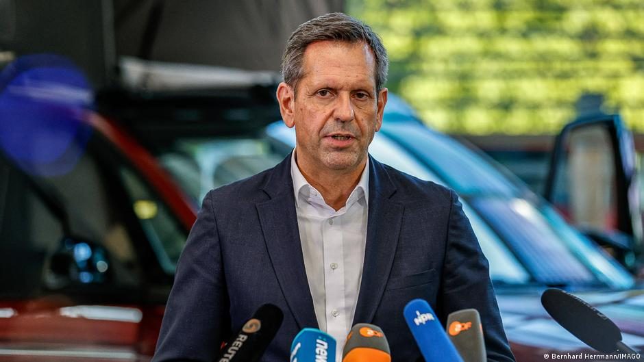 Germany news: State premier visits VW for crisis talks