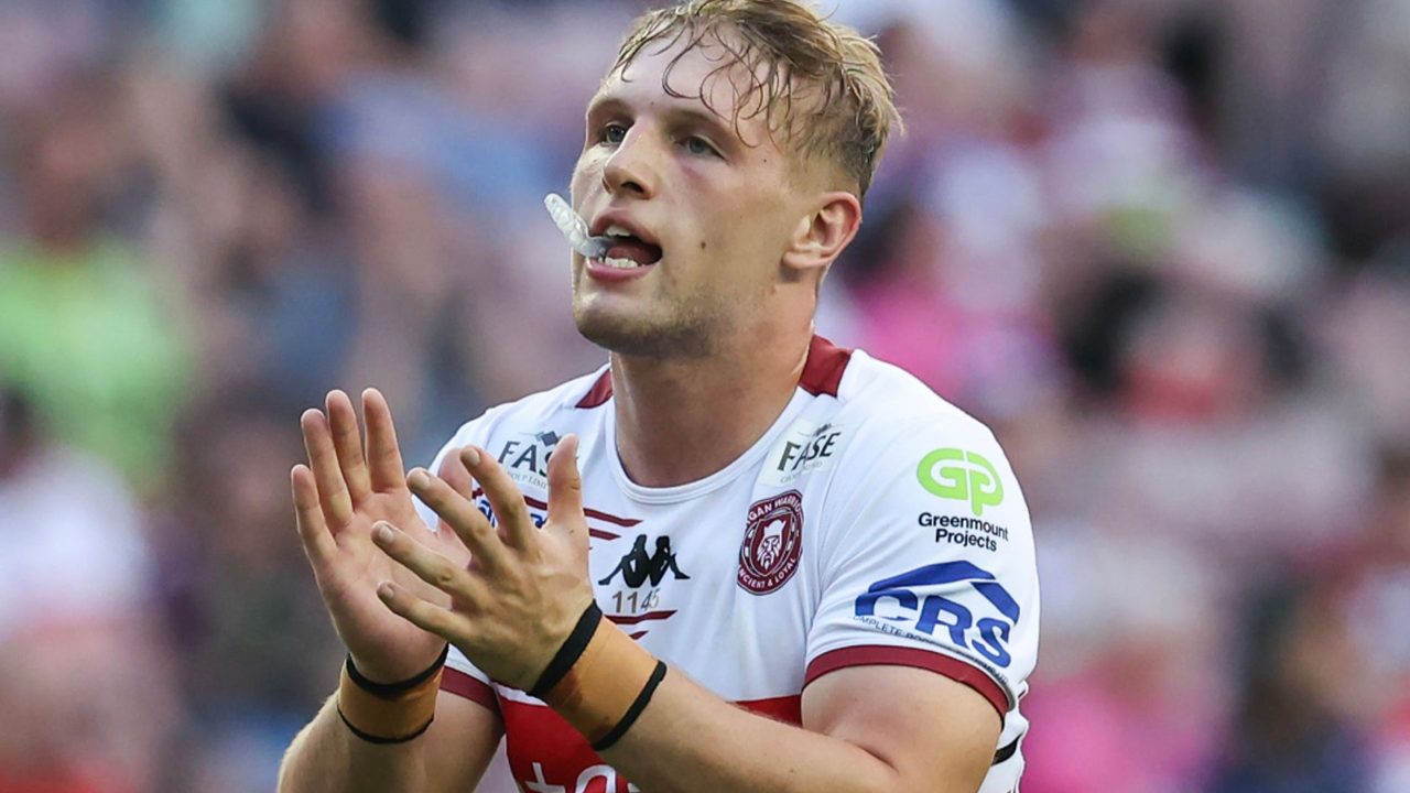 Wigan youngsters beat Warrington to keep pressure on Leeds at top