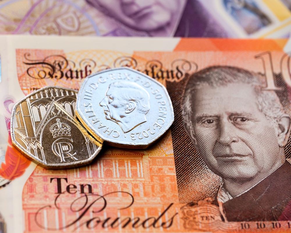 UK to cap cash ISAs at £12,000 and tax uninvested funds