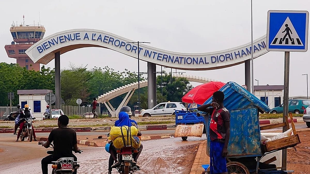 Heavy gunfire in Niger capital as clashes reported at presidential palace