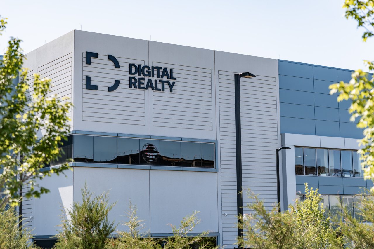 Digital Realty falls 5% after taking $3.5 billion stake in Blackstone's Virginia data centers