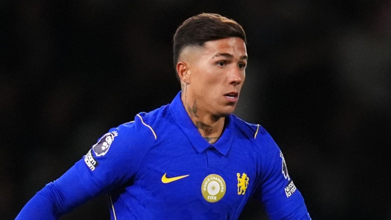 Man City agree £125m deal to sign Chelsea's Fernandez