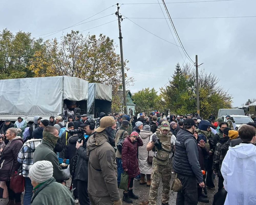 Evacuation of civilians begins in besieged Ukrainian city of Oleshky