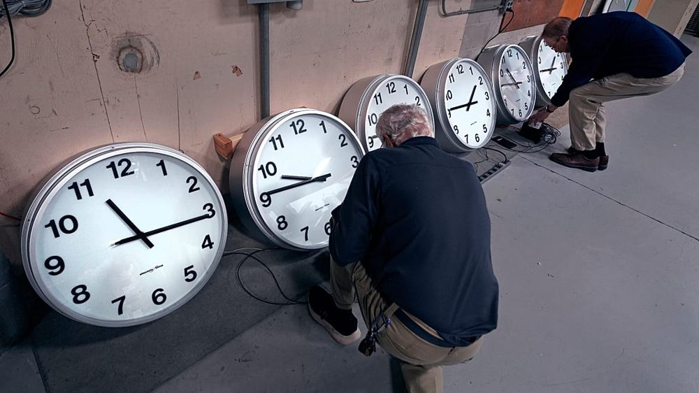 Winter time or summer time? What the science says about the best option for health