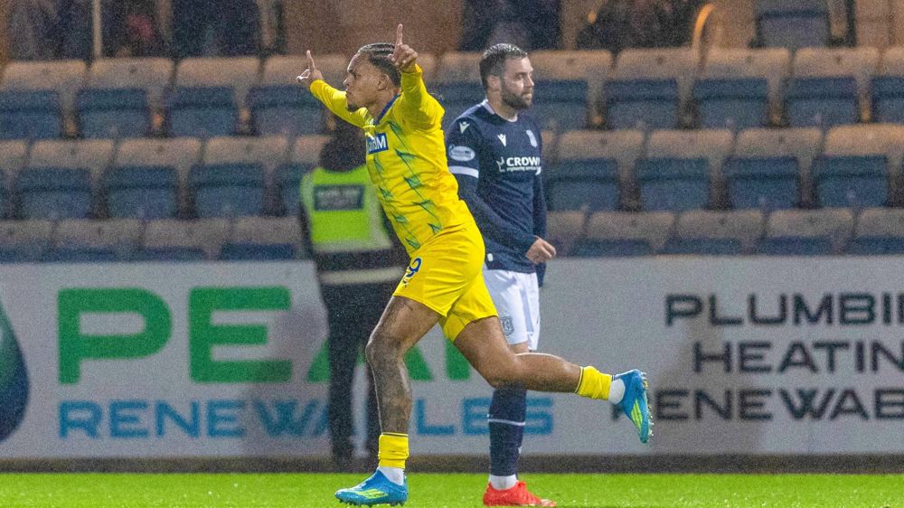 St Johnstone secure Tayside derby draw after late drama at Dundee