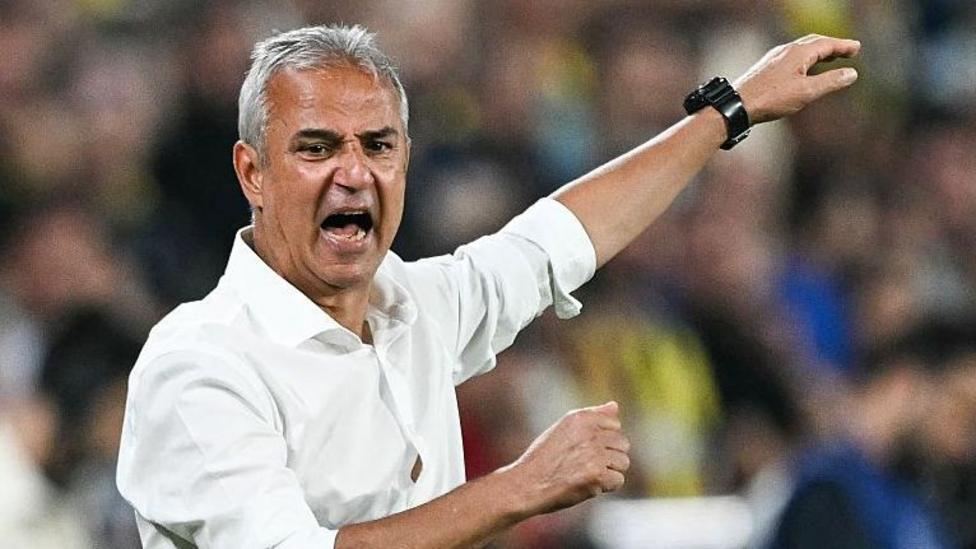 Kartal still Fenerbahce boss despite resigning