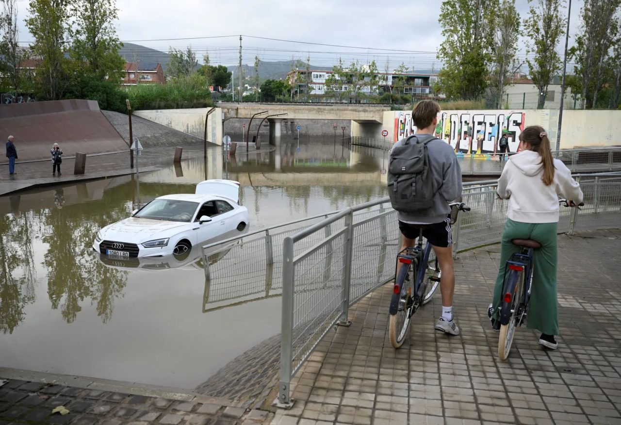 Mother and daughter die in Spain after being injured in flash floods