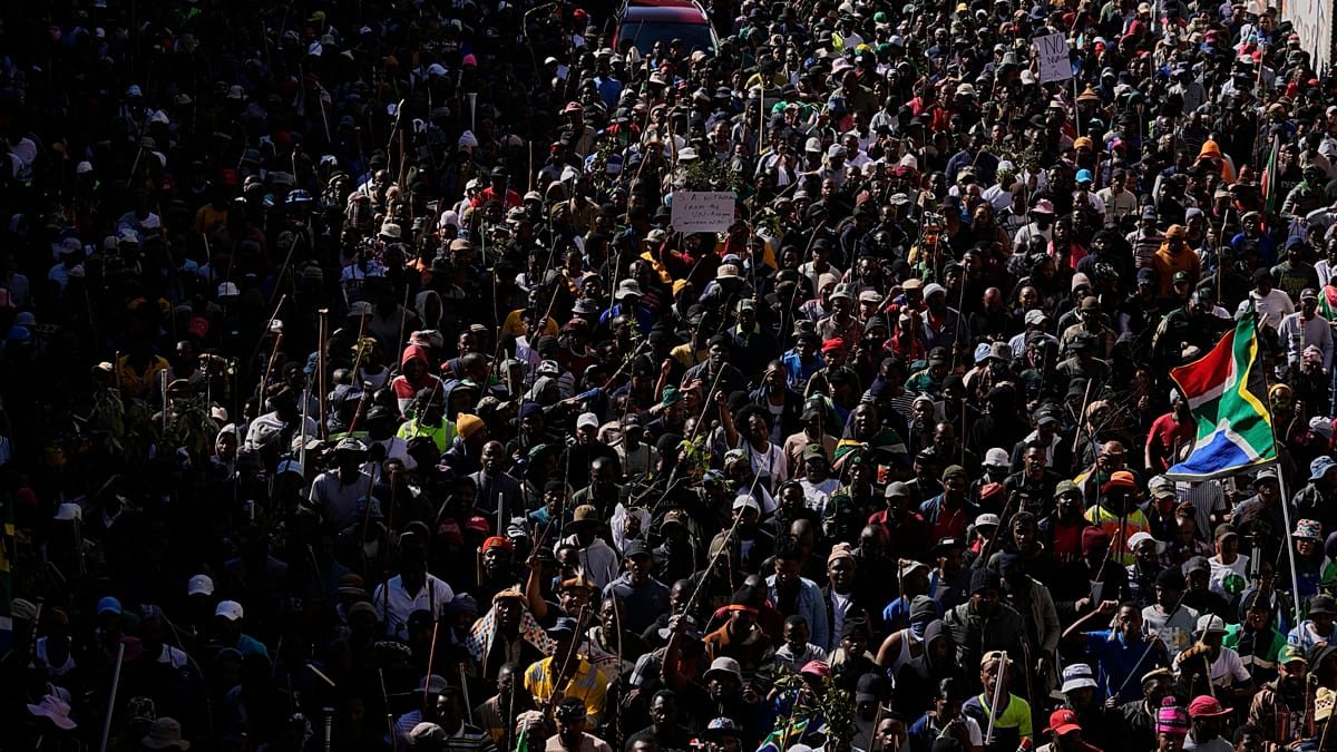 South African protesters call for undocumented migrants to leave