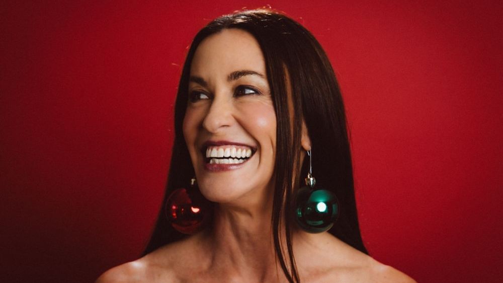 Alanis Morissette Announces First Holiday Album Good Weather for Immaculate Conception